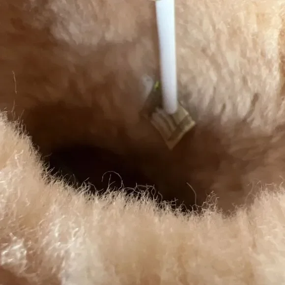 Womens UGG Boots Light Pink Tan Classic Short Perforated Suede Wool Boho Sz 6 - Picture 14 of 16